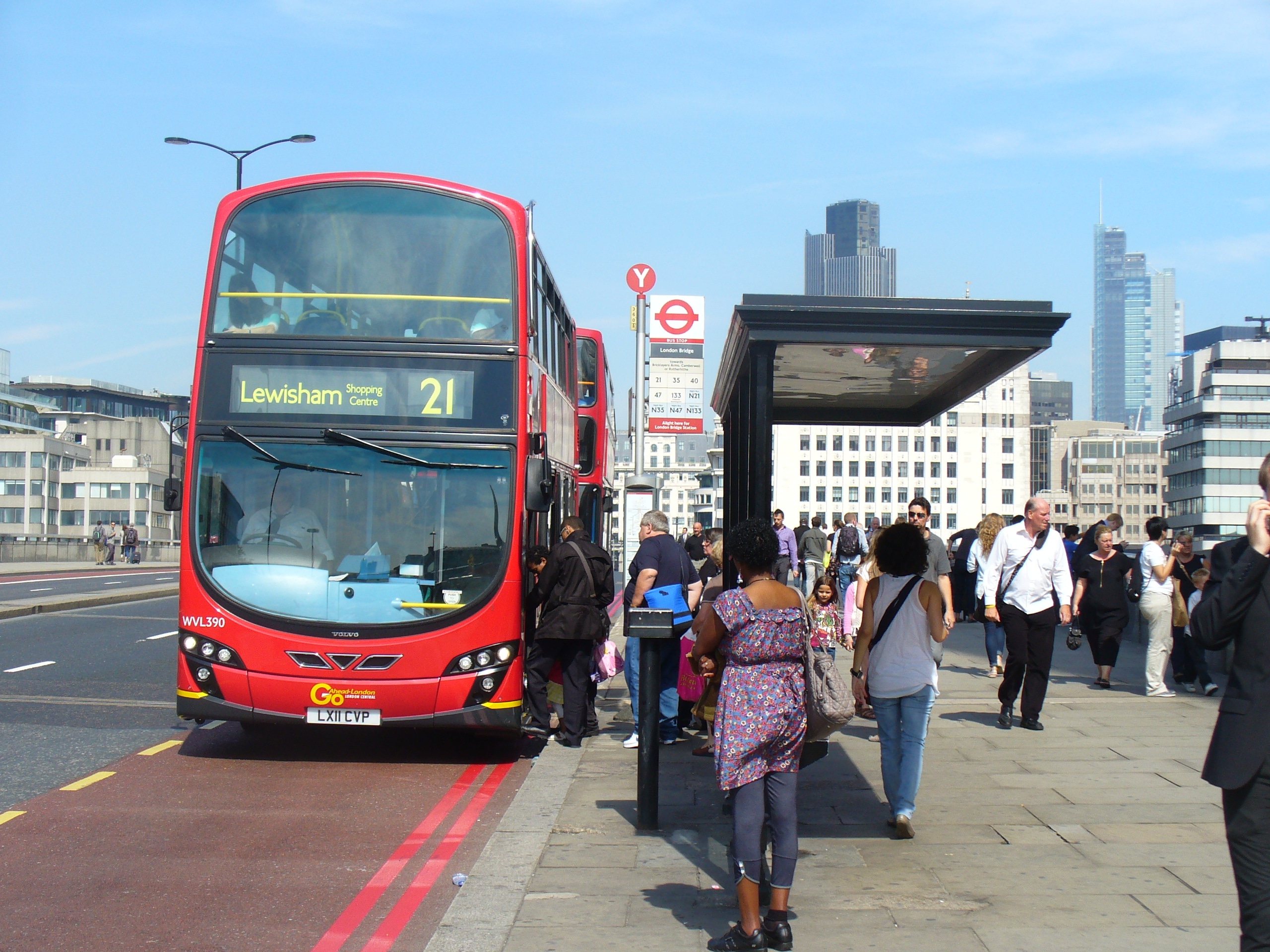 The_Changing_Face_of_the_London_Bus_-_geograph.org_.uk_-_2585896 Fleet insurance vehicles in green