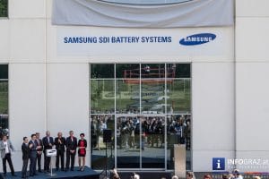 Samsung unveils new fast-charging electric car battery